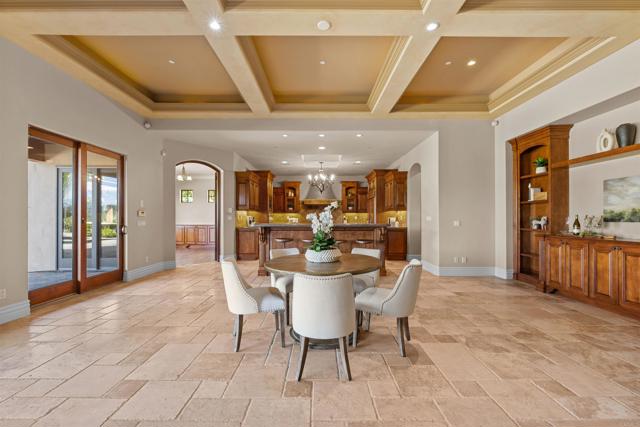 Detail Gallery Image 8 of 67 For 2428 Catalina Ave, Vista,  CA 92084 - 5 Beds | 5/1 Baths