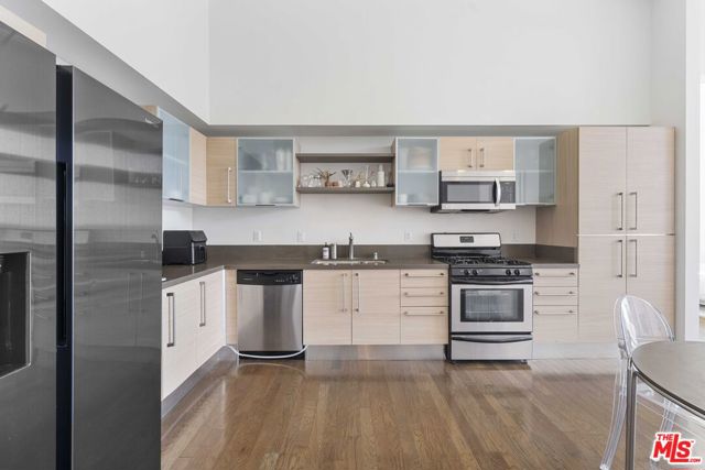 1234 Wilshire Boulevard, Los Angeles CA: https://media.crmls.org/mediaz/f849ddcf-5abe-445a-b848-fcc5e4a8e0be.jpg