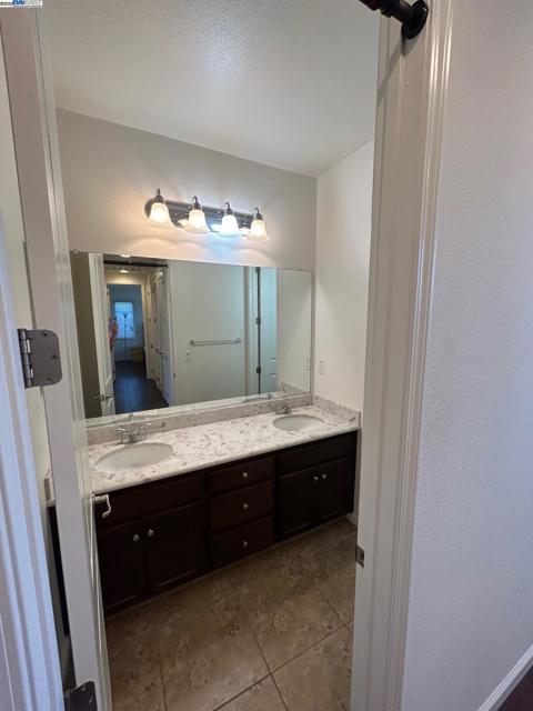 3002 Blackberry Ave, San Ramon CA: https://media.crmls.org/mediaz/f84a44e1-75e0-4edb-9357-6fd92363198f.jpg