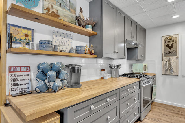 53125 Overlook Drive, Idyllwild CA: https://media.crmls.org/mediaz/f84a9e2a-5d94-4f1e-9042-a87f2d36ba72.jpg