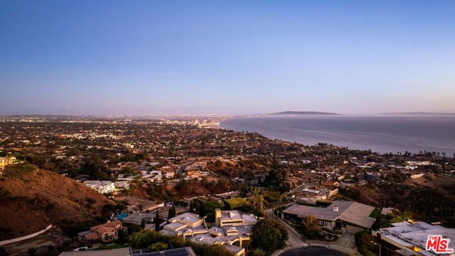 Drew Fenton | 1058 Vista Grande Drive Pacific Palisades CA | MLS: 7137758