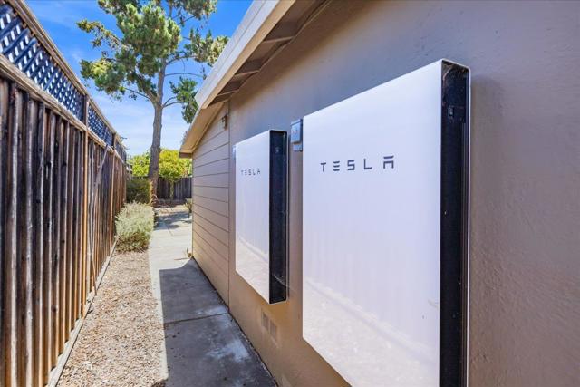 820 Eighth Avenue, Redwood City CA: https://media.crmls.org/mediaz/f84b4849-750a-4151-bde0-ac1ed4463c6e.jpg