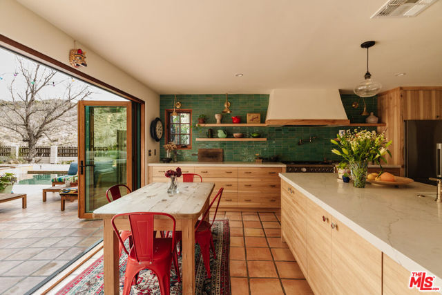 2865 Marquette Drive, Topanga CA: https://media.crmls.org/mediaz/f84bd148-9041-4e5e-b3c6-17fbe7644227.jpg