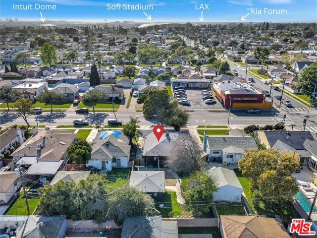 9210 S Van Ness Avenue, Los Angeles CA: https://media.crmls.org/mediaz/f84c46e3-9830-4d17-b57f-b99a9e0d9873.jpg