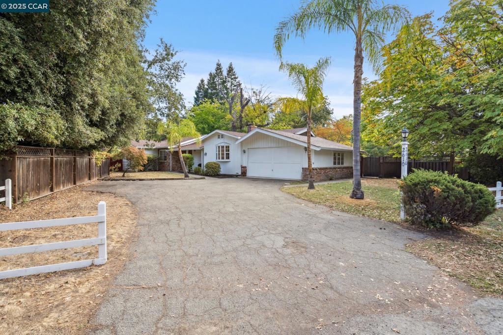 2610 Walnut Blvd