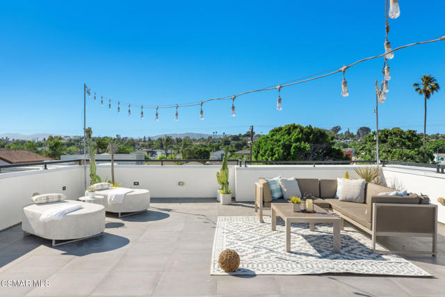 829 Flower Avenue, Venice CA: https://media.crmls.org/mediaz/f84c58e7-5a07-44d3-bc6d-9690c22bebc4.jpg