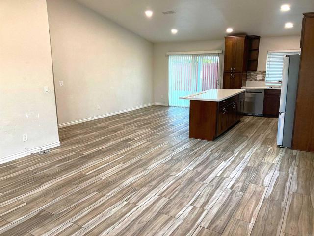 Detail Gallery Image 7 of 26 For 7561 Skyline Dr, San Diego,  CA 92114 - 3 Beds | 2 Baths