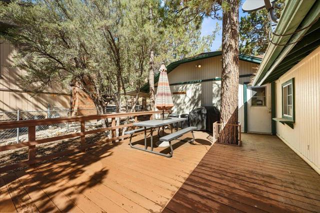 1093 Snow Ridge Road, Big Bear CA: https://media.crmls.org/mediaz/f84cde2e-a3c0-4f9f-8657-bdf4c36f71c6.jpg