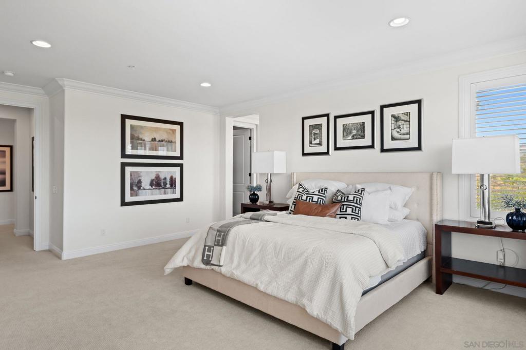 https://media.crmls.org/mediaz/f84cf2a4-bc47-43eb-b44f-86f7a0fa86c9.jpg?preset=X-Large