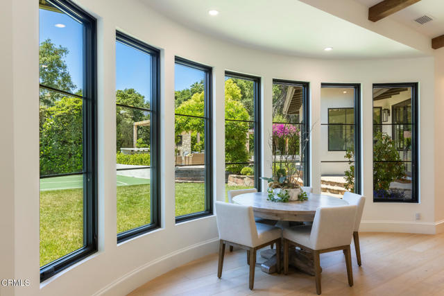 4435 Encinas Drive, La Canada Flintridge CA: https://media.crmls.org/mediaz/f84cf79b-97af-4be2-8fe3-f0ce1e64069c.jpg