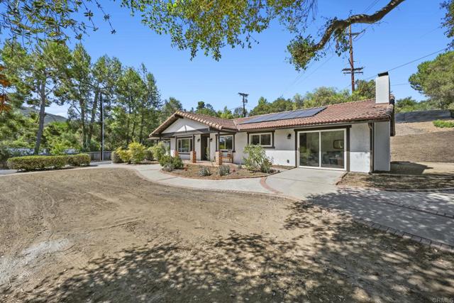 752 Quiet Place, Escondido CA: https://media.crmls.org/mediaz/f84db79a-5863-48ae-8e33-1c426e029263.jpg