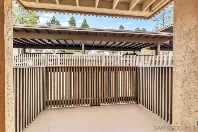 8644 Via Mallorca, La Jolla CA: https://media.crmls.org/mediaz/f84e959a-8162-4415-98c5-0129394904d3.jpg