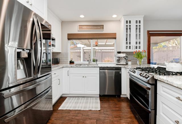 9947 Mesa Madera Drive, San Diego CA: https://media.crmls.org/mediaz/f84f74b0-b7db-4ec3-a7c6-4b33b6a76f6e.jpg