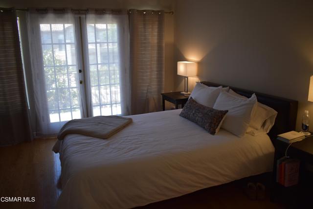 644 Warwick Avenue, Thousand Oaks CA: https://media.crmls.org/mediaz/f84ff376-ee37-4eae-b195-636365869bc2.jpg