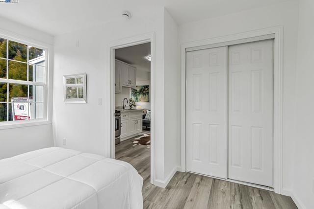 9700 Macarrthur Blvd., Oakland CA: https://media.crmls.org/mediaz/f851219b-c91b-41ac-a6d4-430dd711a729.jpg