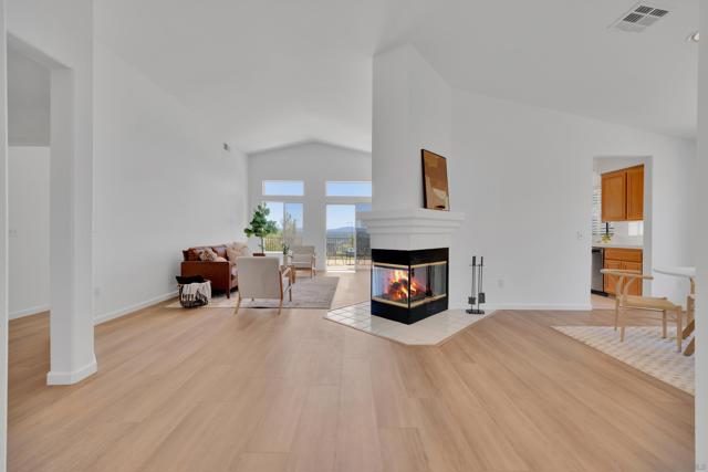 2334 Columbine Dr, Alpine CA: https://media.crmls.org/mediaz/f8513e10-5802-4842-afc6-f540965e6722.jpg