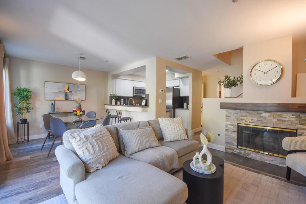 6993 Rodling Drive #C