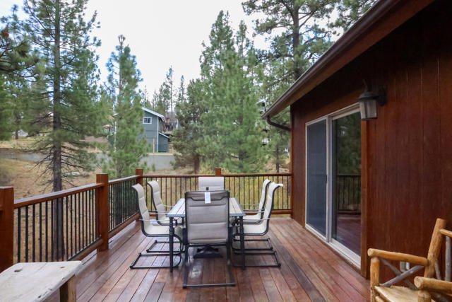 289 Stony Creek Road, Big Bear CA: https://media.crmls.org/mediaz/f851a06d-458b-4500-826c-10a5eeb08418.jpg