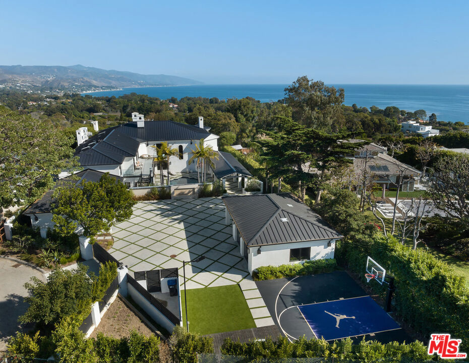 7052 Dume Drive