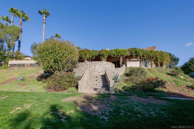 2610 Sunset Hills, Escondido CA: https://media.crmls.org/mediaz/f8522fea-18b6-477a-91a2-3eb92018243c.jpg