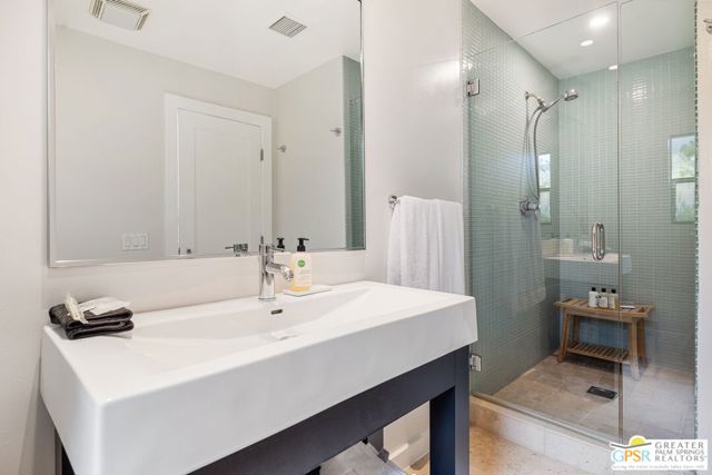 290 W Lilliana Drive, Palm Springs CA: https://media.crmls.org/mediaz/f852dff7-191a-4fb2-990b-8d367fcbc6d9.jpg