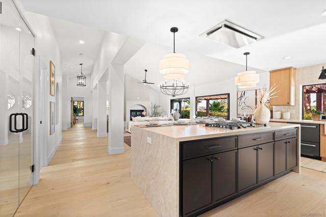 1170 Rancho Encinitas Dr, Encinitas CA: https://media.crmls.org/mediaz/f853fc8c-941e-4293-aead-399bc6188a0a.jpg