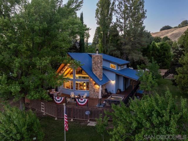 1209 Farmer Road, Julian CA: https://media.crmls.org/mediaz/f853fd95-f1b7-40e9-bd45-9e42d736cfc3.jpg