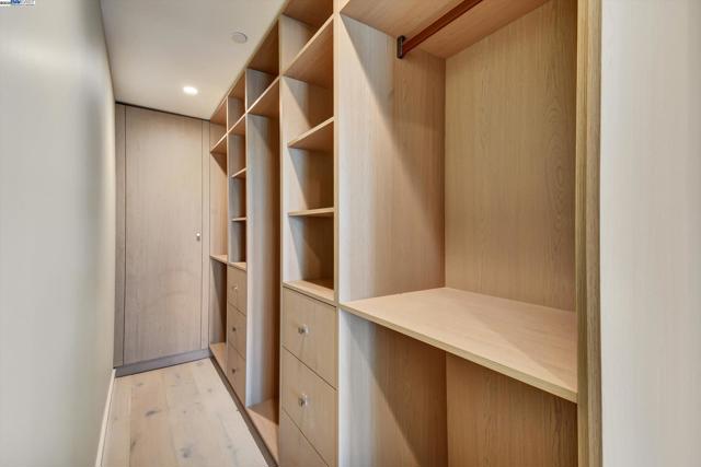 148 Auburn St, San Rafael CA: https://media.crmls.org/mediaz/f853fe14-19c6-44bd-9df3-baf1552cbca6.jpg