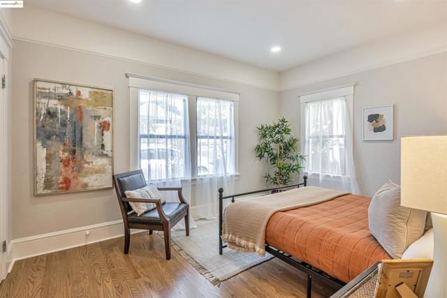 539 Golden Gate Ave, Richmond CA: https://media.crmls.org/mediaz/f8547465-d88f-4fc1-a43e-d52dfd59aa5a.jpg