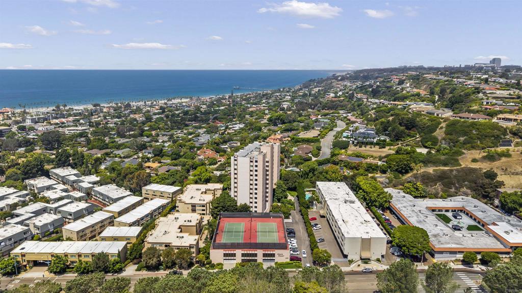 2500 Torrey Pines Rd - photo 2