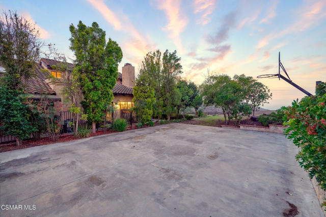 751 Wildwood Avenue, Thousand Oaks CA: https://media.crmls.org/mediaz/f855602e-06fb-49a9-bade-ef996ede9406.jpg