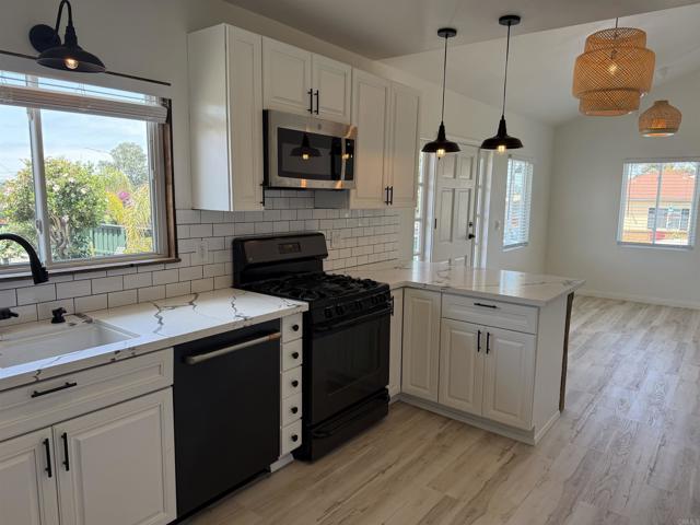 4007 Manzanita Drive, San Diego CA: https://media.crmls.org/mediaz/f8559909-6702-49ed-bdfa-4a645ed93e52.jpg