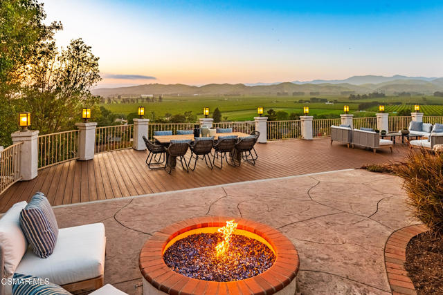 1074 Deseo Avenue, Camarillo CA: https://media.crmls.org/mediaz/f8562819-8053-4341-97a2-bda0236d65ea.jpg