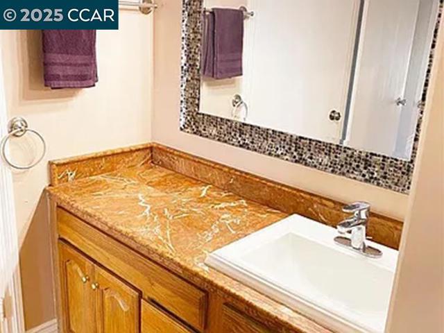310 N Civic Drive, Walnut Creek CA: https://media.crmls.org/mediaz/f8572168-7db7-4dd4-a6fe-c121c089dc24.jpg