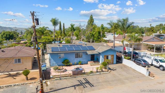 124 E View St, Fallbrook CA: https://media.crmls.org/mediaz/f8573535-a387-499c-b544-f341e21d01aa.jpg
