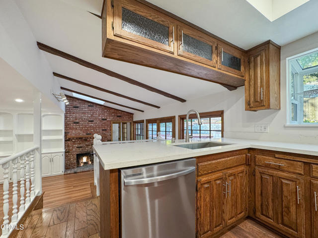 5028 El Adobe Lane, La Crescenta CA: https://media.crmls.org/mediaz/f8574d32-084b-4620-a26a-5b5abc225305.jpg