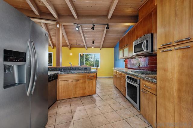 320 Beaumont Dr., Vista CA: https://media.crmls.org/mediaz/f85761d0-f0a3-4f93-ac52-36c6258fb793.jpg