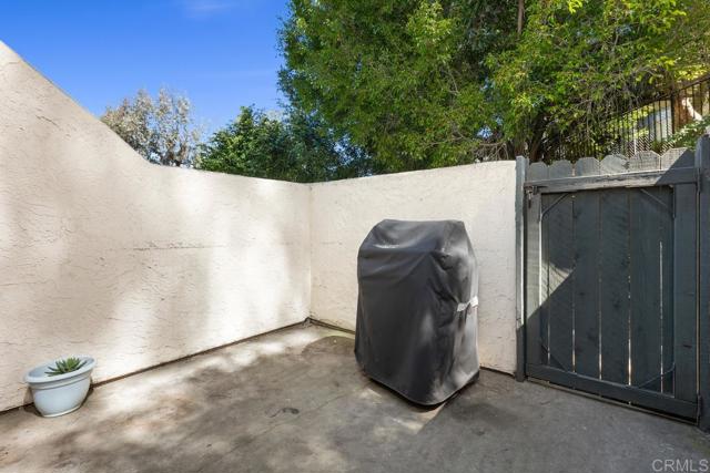 Detail Gallery Image 26 of 46 For 325 N Melrose Dr #a,  Vista,  CA 92083 - 2 Beds | 2 Baths