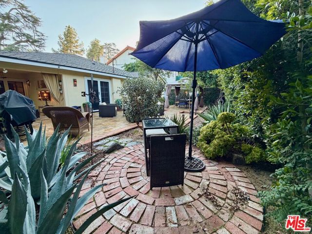 13957 Chandler Boulevard, Sherman Oaks CA: https://media.crmls.org/mediaz/f8582aaf-a74d-4c59-b23c-04de3f612a5b.jpg