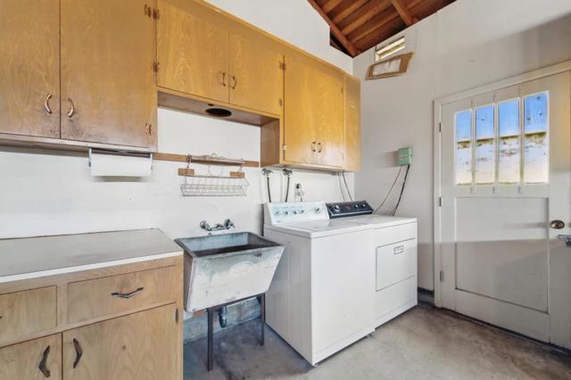1380 Tuolumne Road, Millbrae CA: https://media.crmls.org/mediaz/f85850ac-b973-481e-a783-3e51e8160e6c.jpg