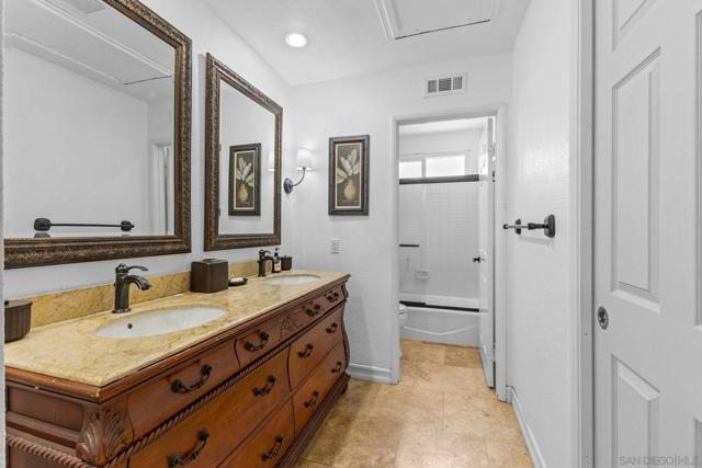 3445 Lomas Serenas Dr, Escondido CA: https://media.crmls.org/mediaz/f858944b-4dbe-4ef8-8d64-465a4a55e9e4.jpg