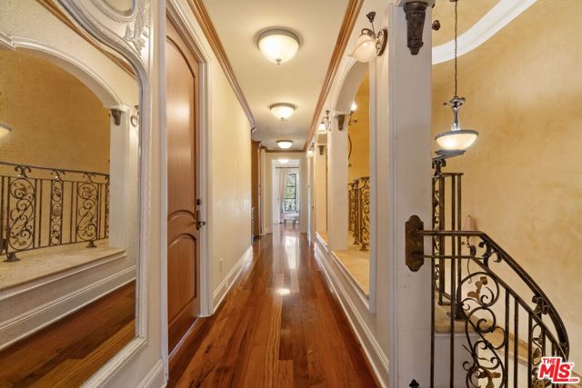 Image 16 of 38 For 919 Gretna Green Way