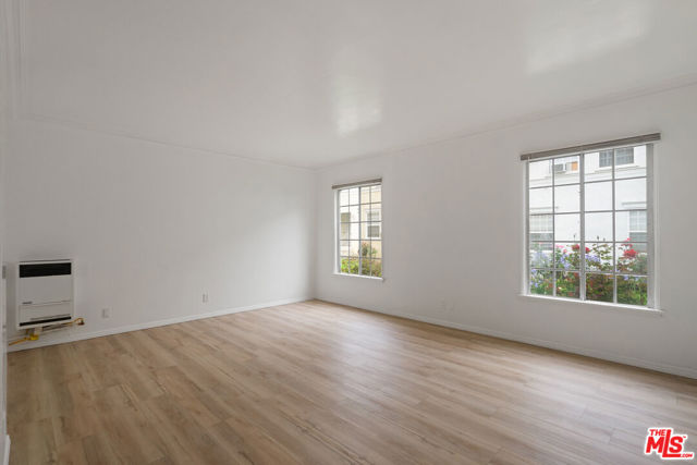 6773 Yucca Street, Los Angeles CA: https://media.crmls.org/mediaz/f858ea1f-8f57-419f-a004-22420f34ddc3.jpg