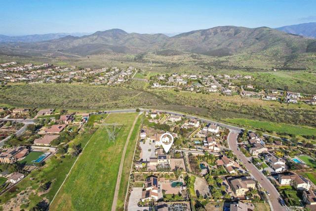 3043 Adams Ranch Ct, Chula Vista CA: https://media.crmls.org/mediaz/f8595014-13a3-482a-9acf-d9074dbcbf5d.jpg