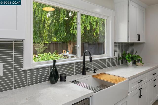 3115 Ebano Dr, Walnut Creek CA: https://media.crmls.org/mediaz/f85965a9-d3c1-4d78-b75e-a803670922f4.jpg