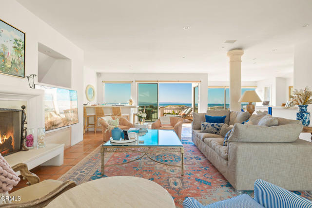1571 Mandalay Beach Road, Oxnard CA: https://media.crmls.org/mediaz/f8596a83-097b-4791-af68-ed07d8139f78.jpg