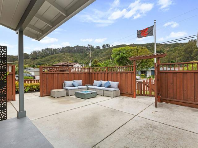 1415 LInda Mar Boulevard, Pacifica CA: https://media.crmls.org/mediaz/f859a07b-f849-44fd-941a-48824b12bb81.jpg