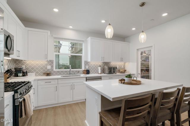 Detail Gallery Image 13 of 34 For 751 Winchester Dr, Oxnard,  CA 93036 - 4 Beds | 3/1 Baths