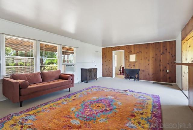 602 Starbright Ln, Alpine CA: https://media.crmls.org/mediaz/f85a08ca-e2d7-439d-be44-81c5690fb3c0.jpg