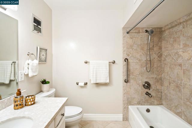 2817 Golden Rain Rd, Walnut Creek CA: https://media.crmls.org/mediaz/f85a3030-5ebf-4565-bf64-aa3dc899de7f.jpg